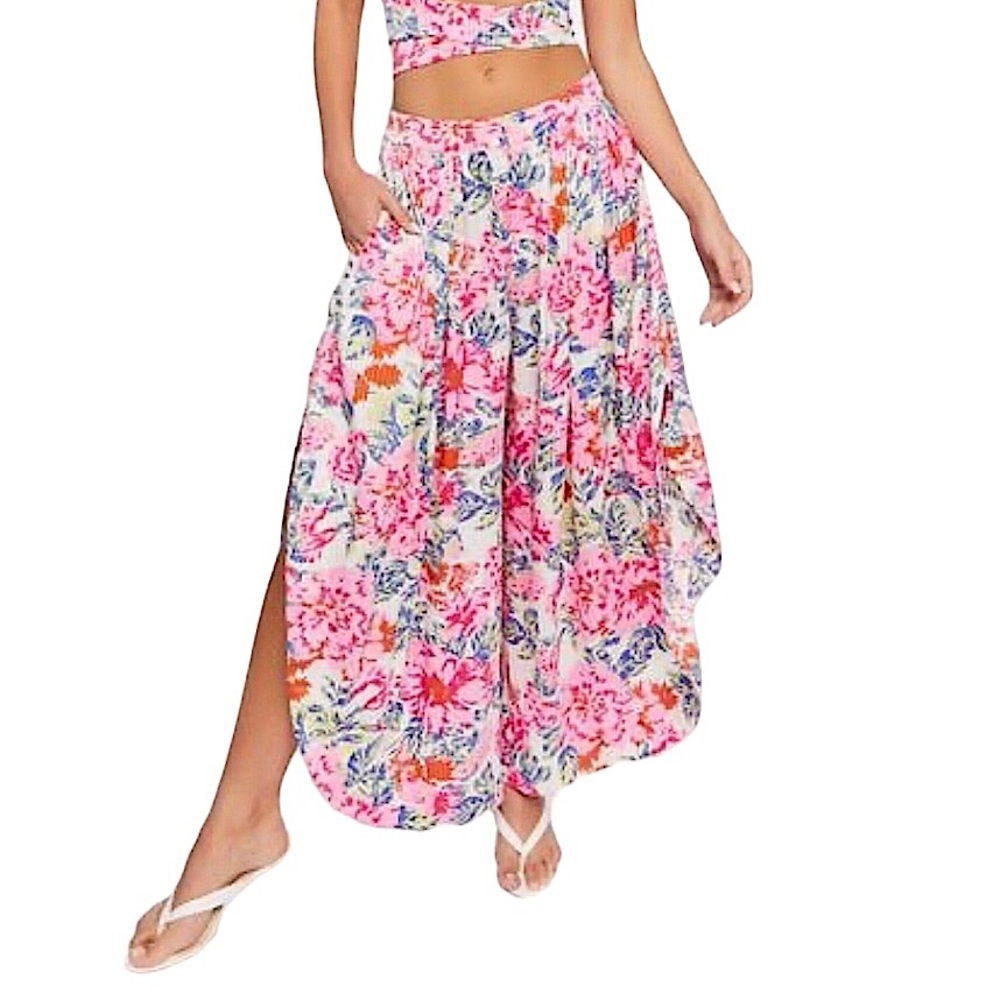 Forever21 Wide Split Leg Pink Floral Pants Size M NEW